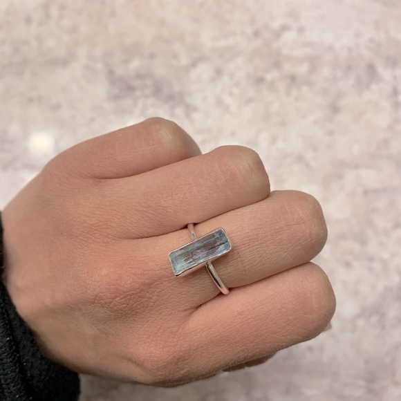 Raw Aquamarine Bar Ring - Picture 4 of 6